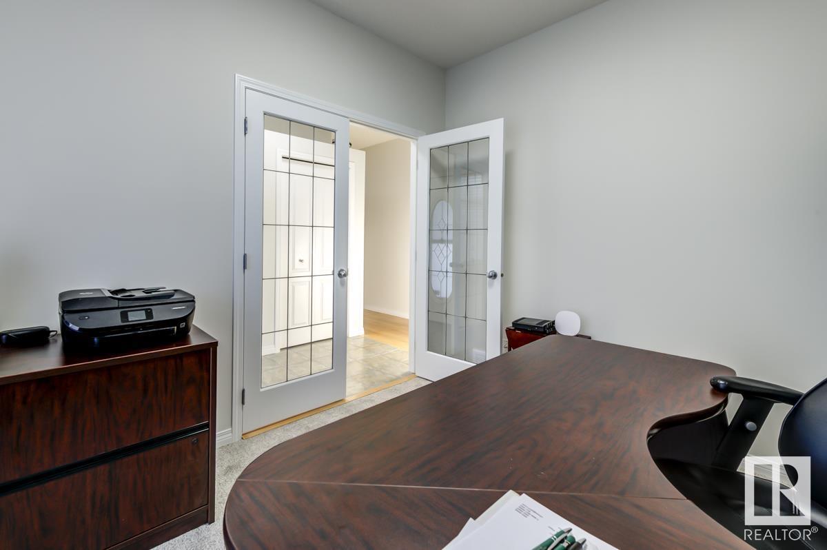 Property at 64 MEADOWVIEW PT image 3