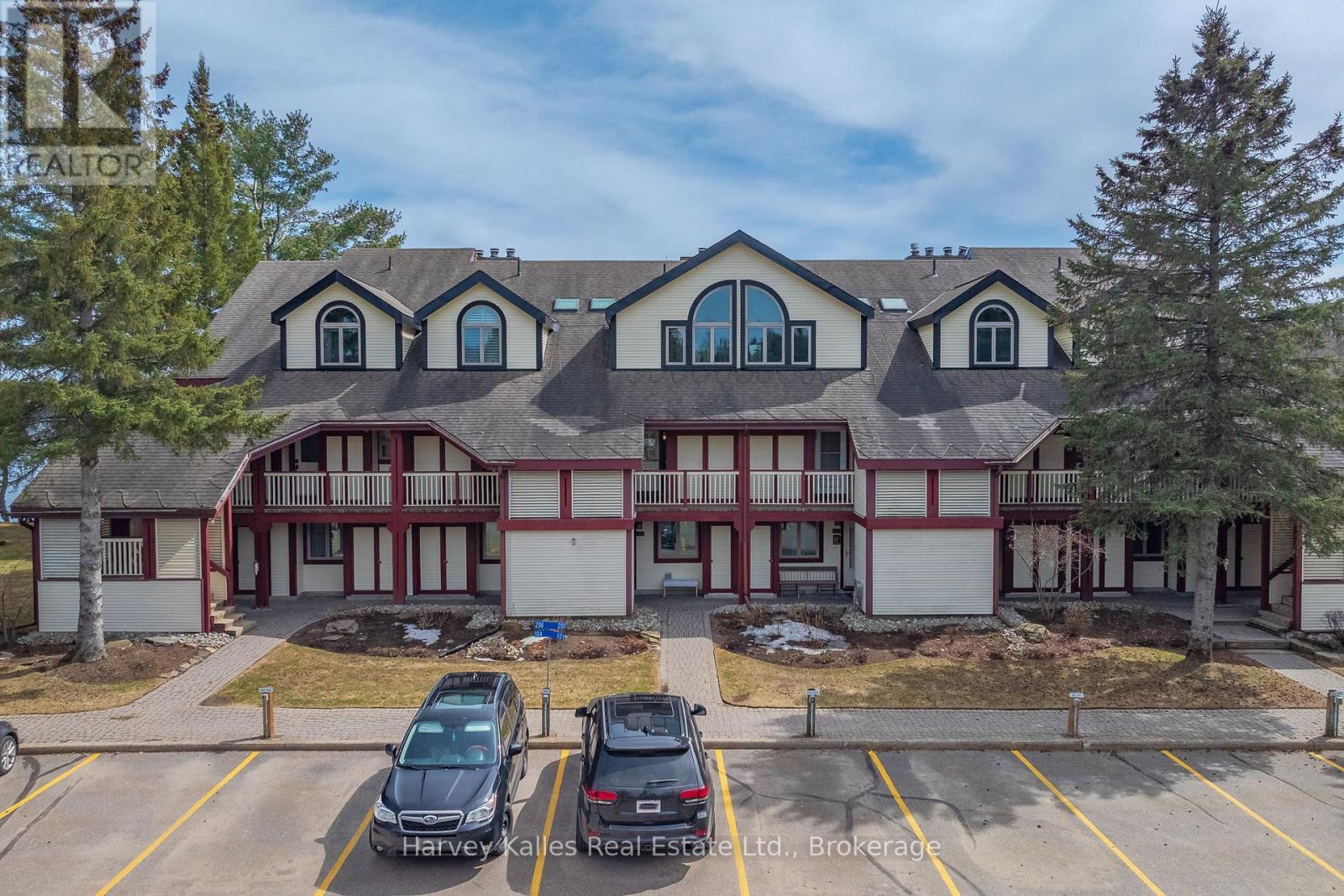 204 - 10 Coveside Drive, Huntsville, Ontario  P1H 1C3 - Photo 2 - X12103956