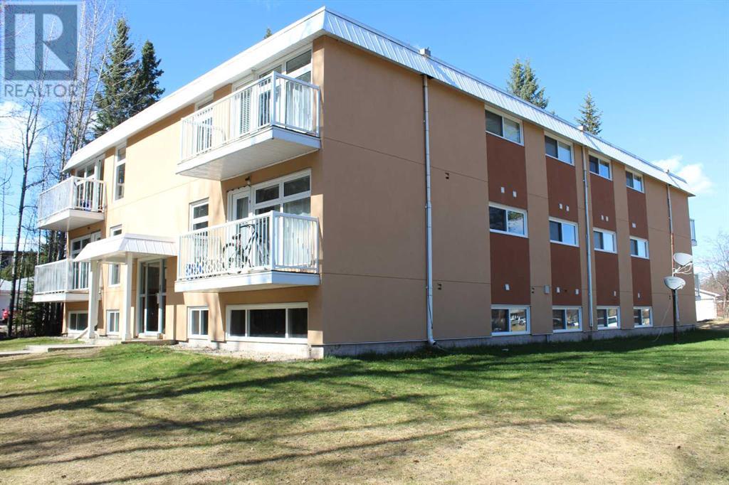 Property at 3, 506 41 Street image 3