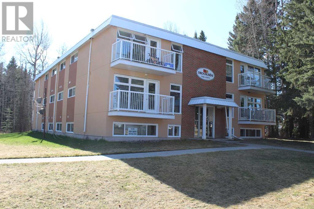 Property at 3, 506 41 Street image 1