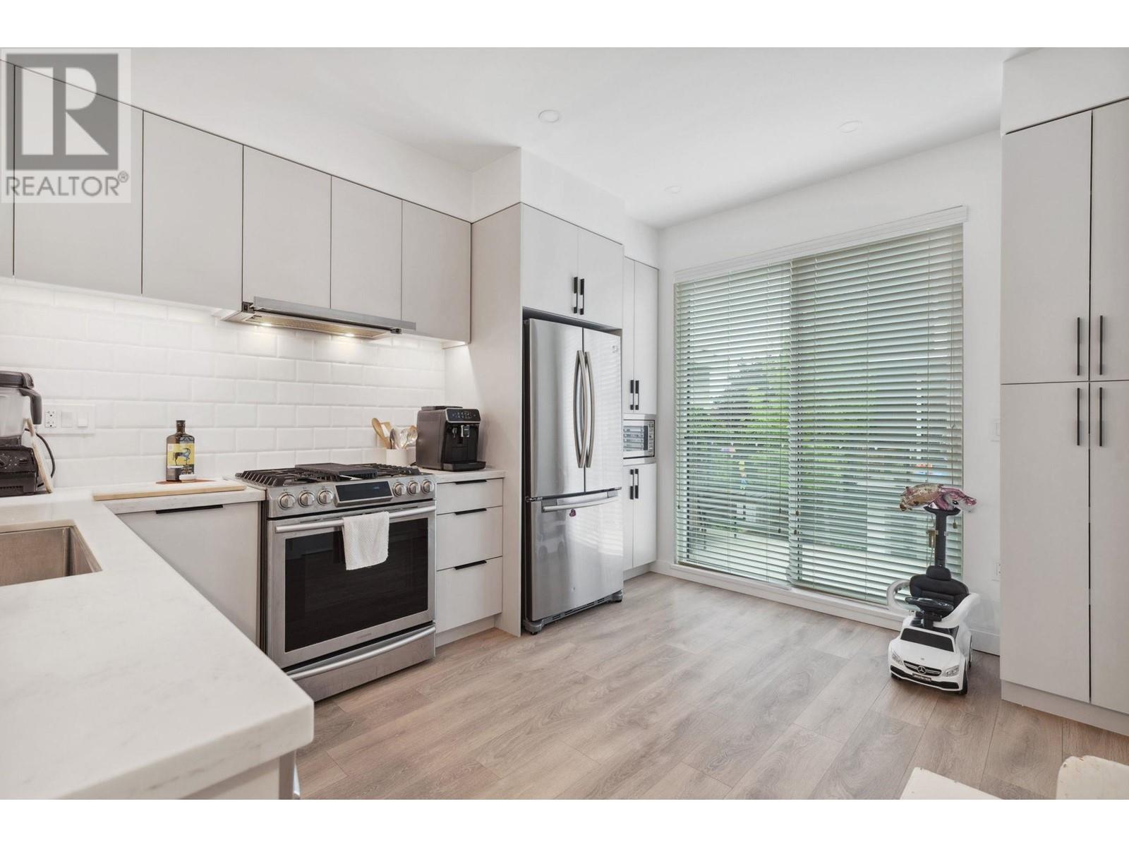 Property at 601 3021 ST GEORGE STREET image 3