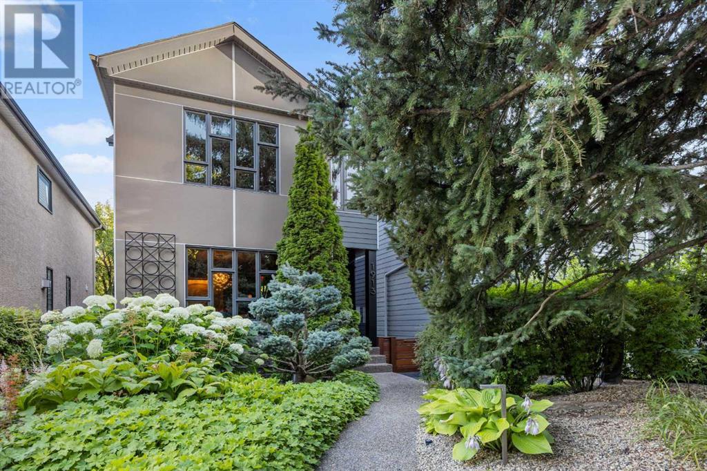 Property at 1913 30 Avenue SW image 2