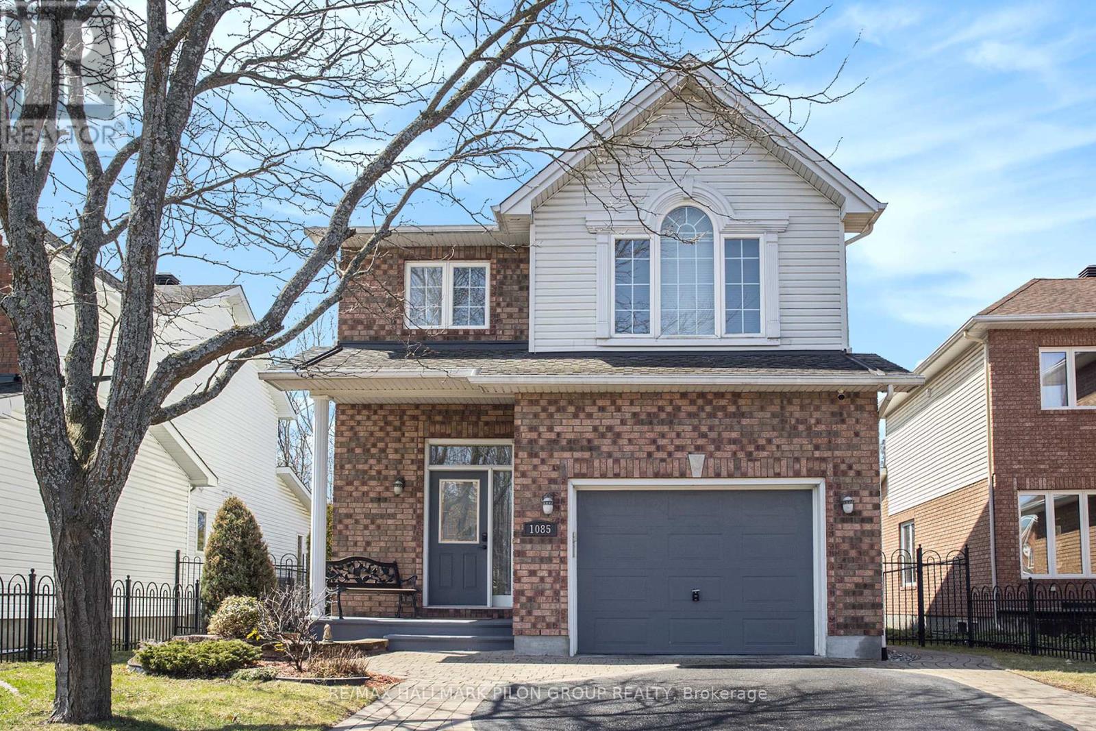 Property at 1085 AMBERCREST STREET image 1