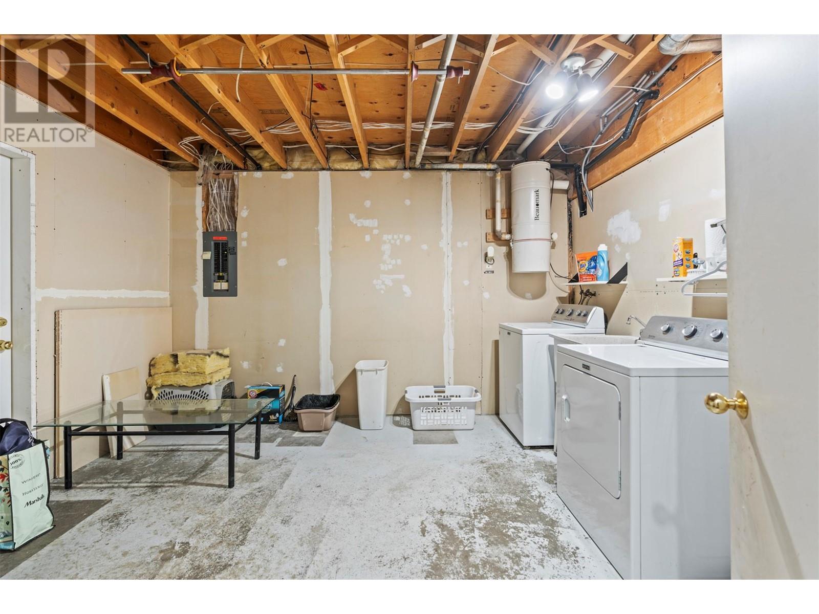 2260 Okanagan Street, Armstrong, British Columbia  V4Y 0B7 - Photo 39 - 10344090