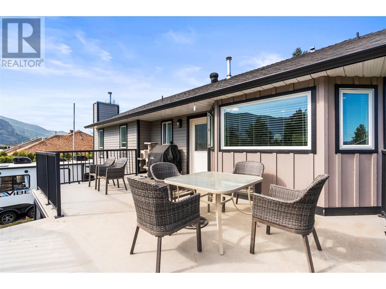 2260 Okanagan Street, Armstrong, British Columbia  V4Y 0B7 - Photo 43 - 10344090