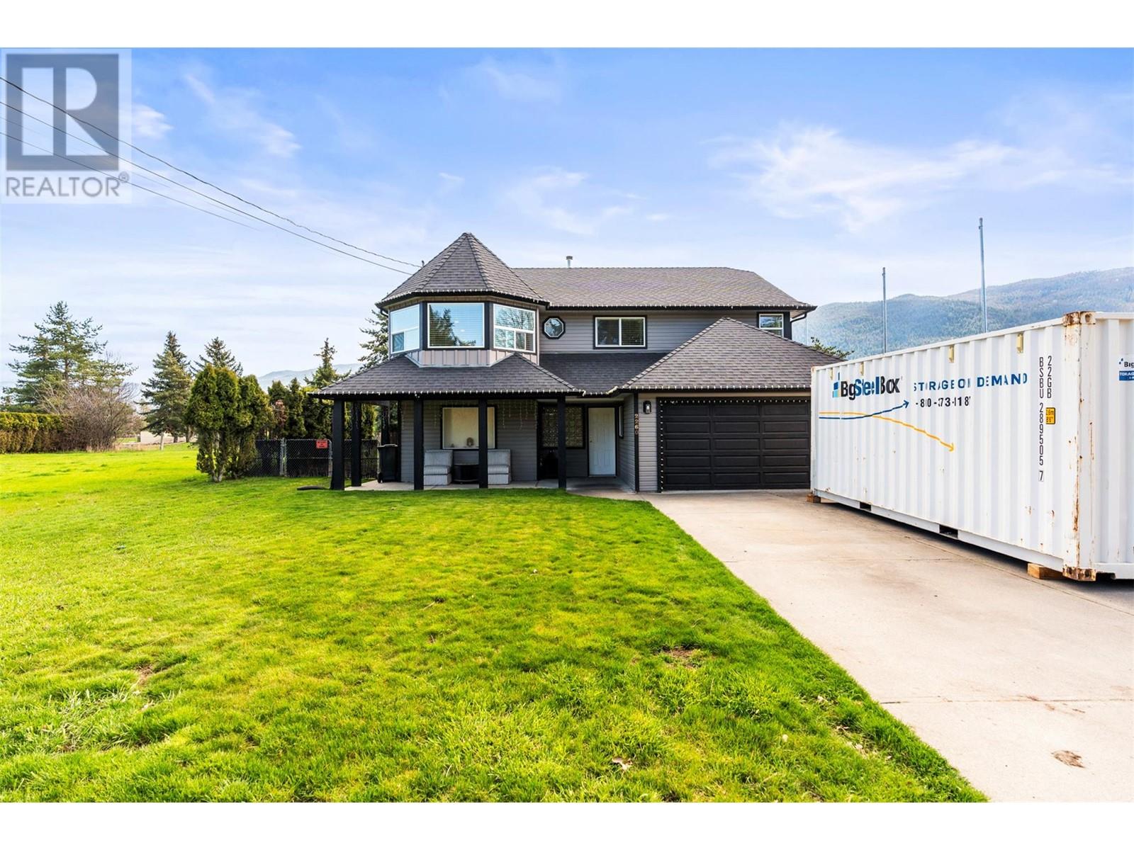 2260 Okanagan Street, Armstrong, British Columbia  V4Y 0B7 - Photo 4 - 10344090