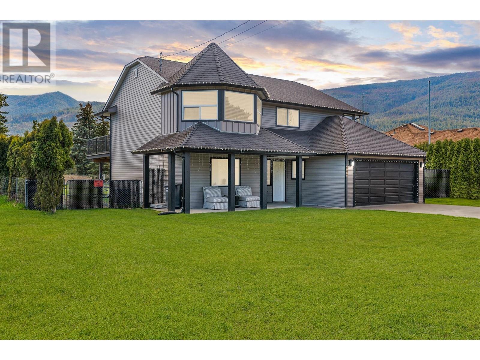 2260 Okanagan Street, Armstrong, British Columbia  V4Y 0B7 - Photo 1 - 10344090