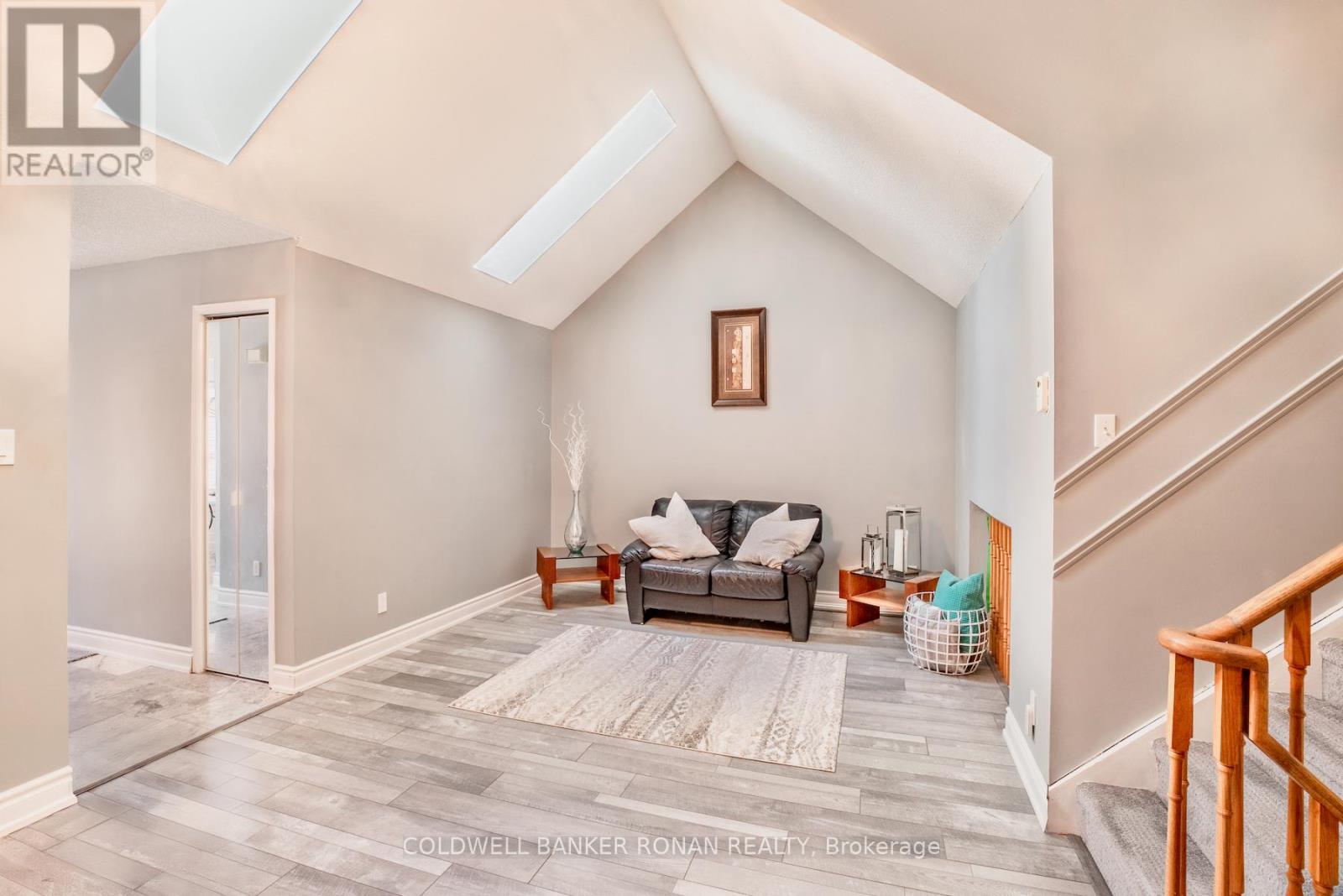130 Green Briar Road, New Tecumseth, Ontario  L9R 1S2 - Photo 7 - N12103895