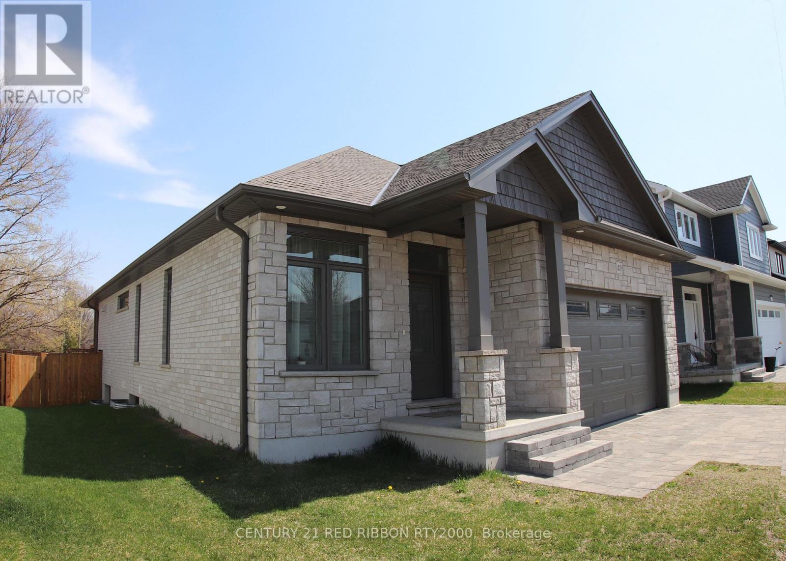 49 - 22701 ADELAIDE ROAD, Strathroy-Caradoc, Ontario