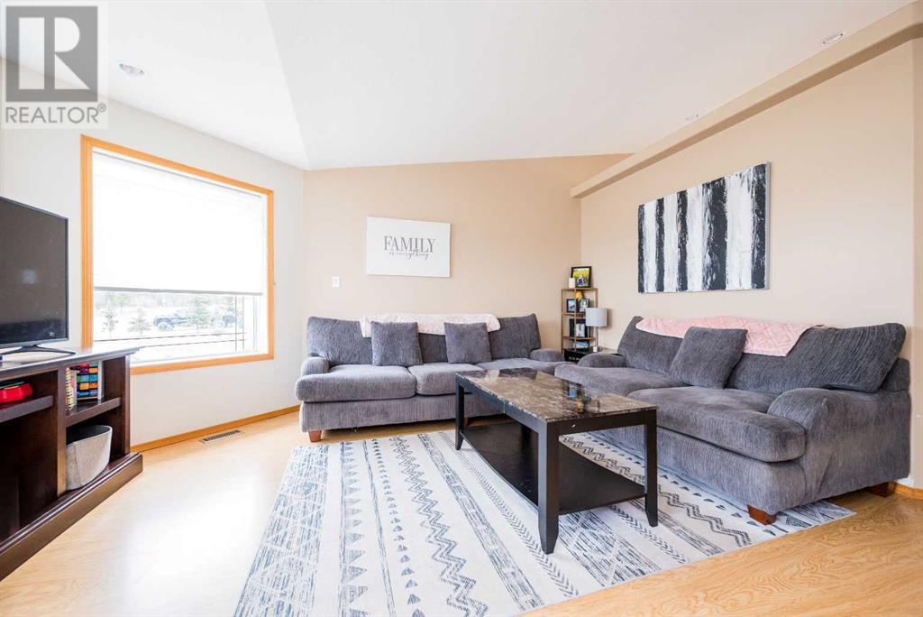 1052 10 Street, Beaverlodge, Alberta  T0H 0C0 - Photo 6 - A2214873