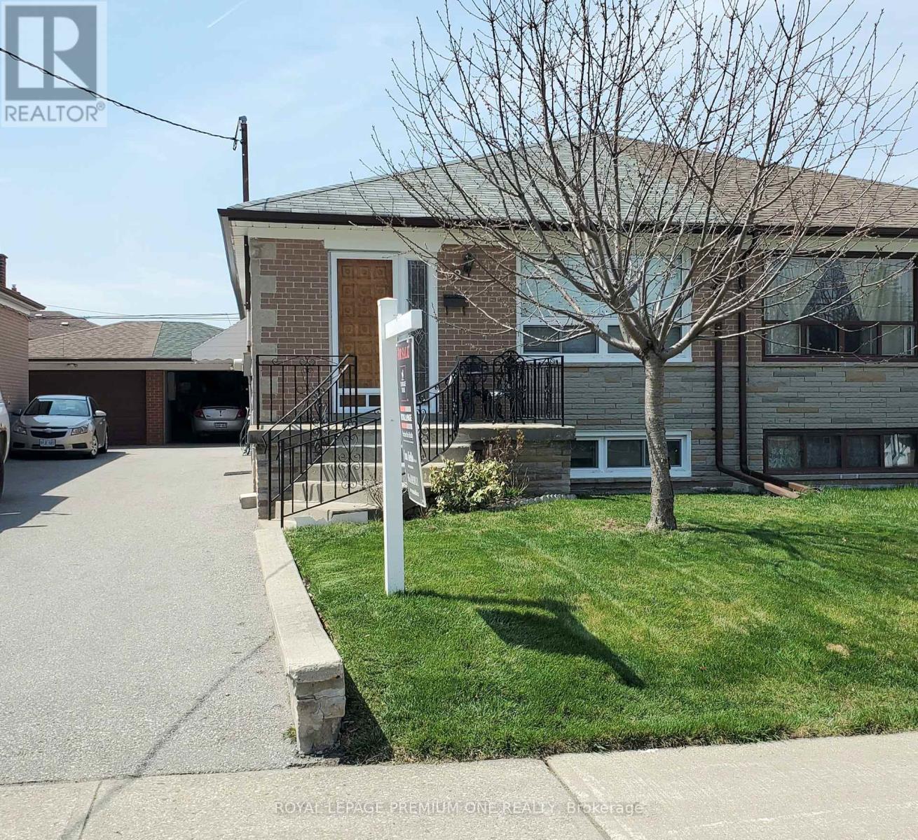 92 MAGELLAN DRIVE, Toronto, Ontario