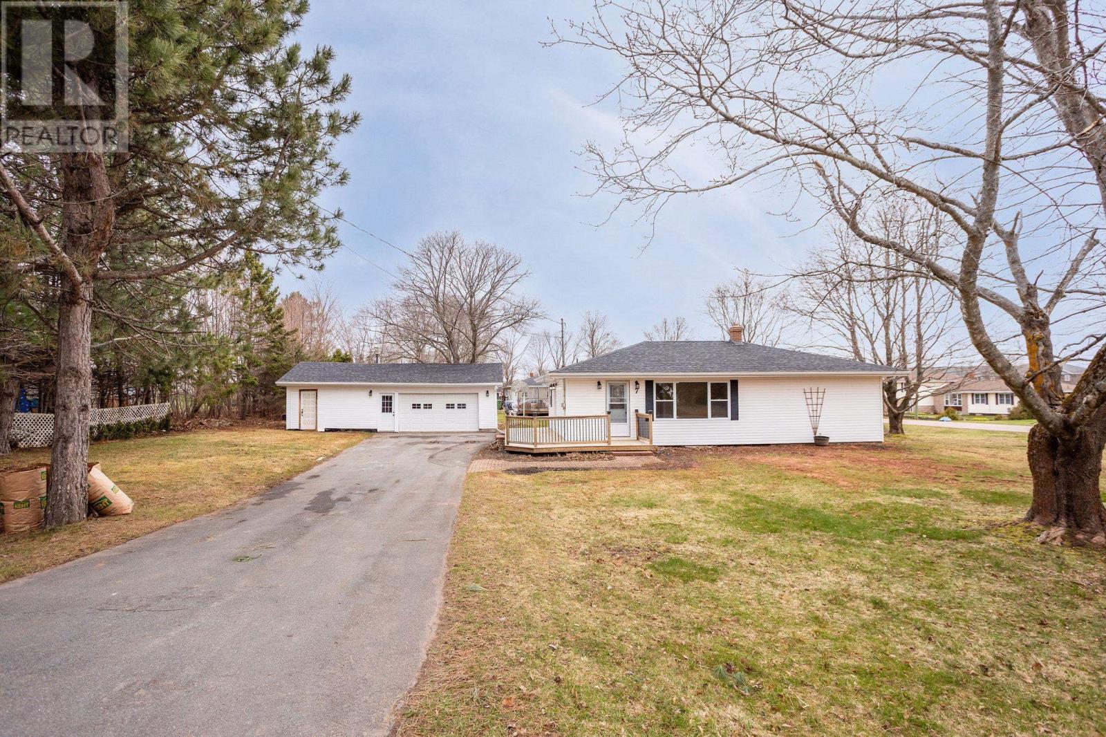 Property at 7 Pond Street image 1