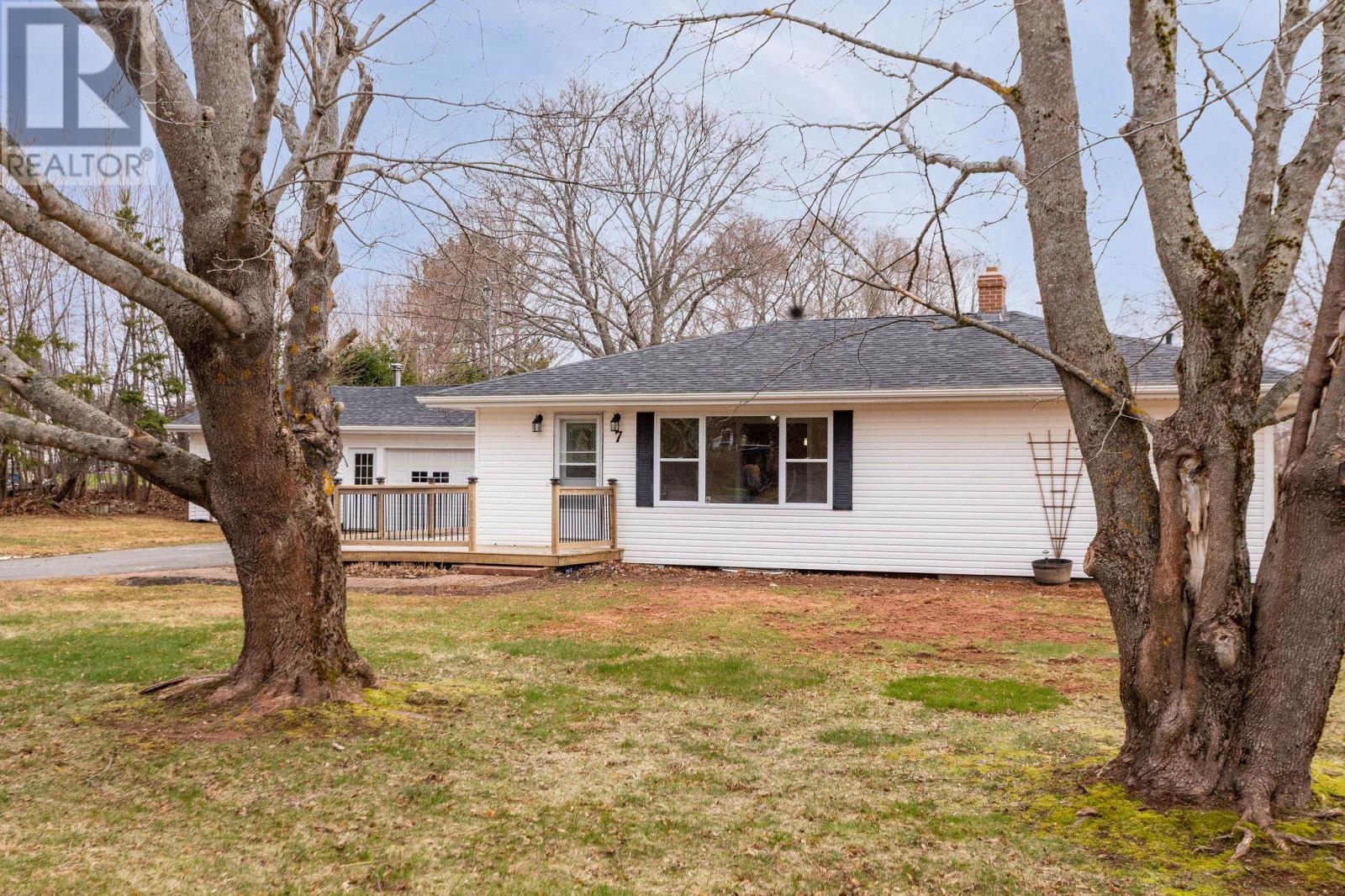 Property at 7 Pond Street image 3