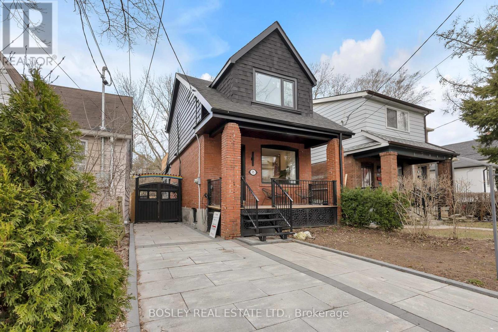 25 WARREN CRESCENT, Toronto, Ontario