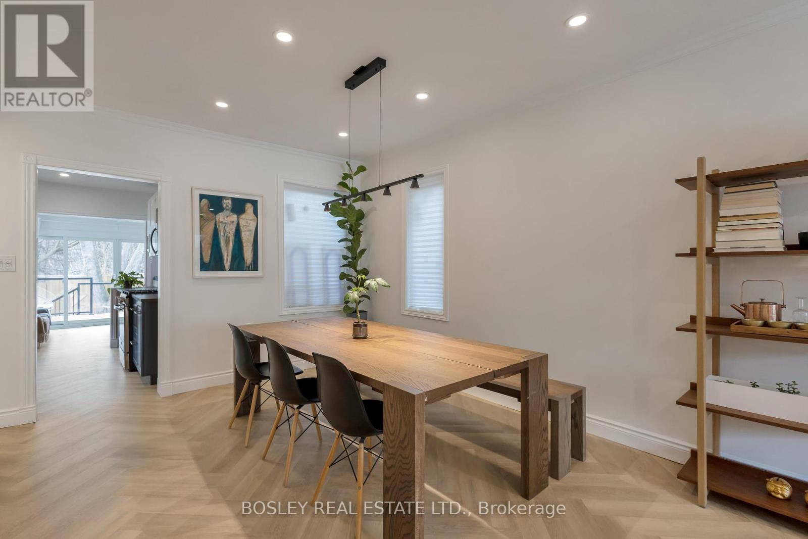 25 Warren Crescent, Toronto (Lambton Baby Point), Ontario  M6S 4S1 - Photo 11 - W12103876