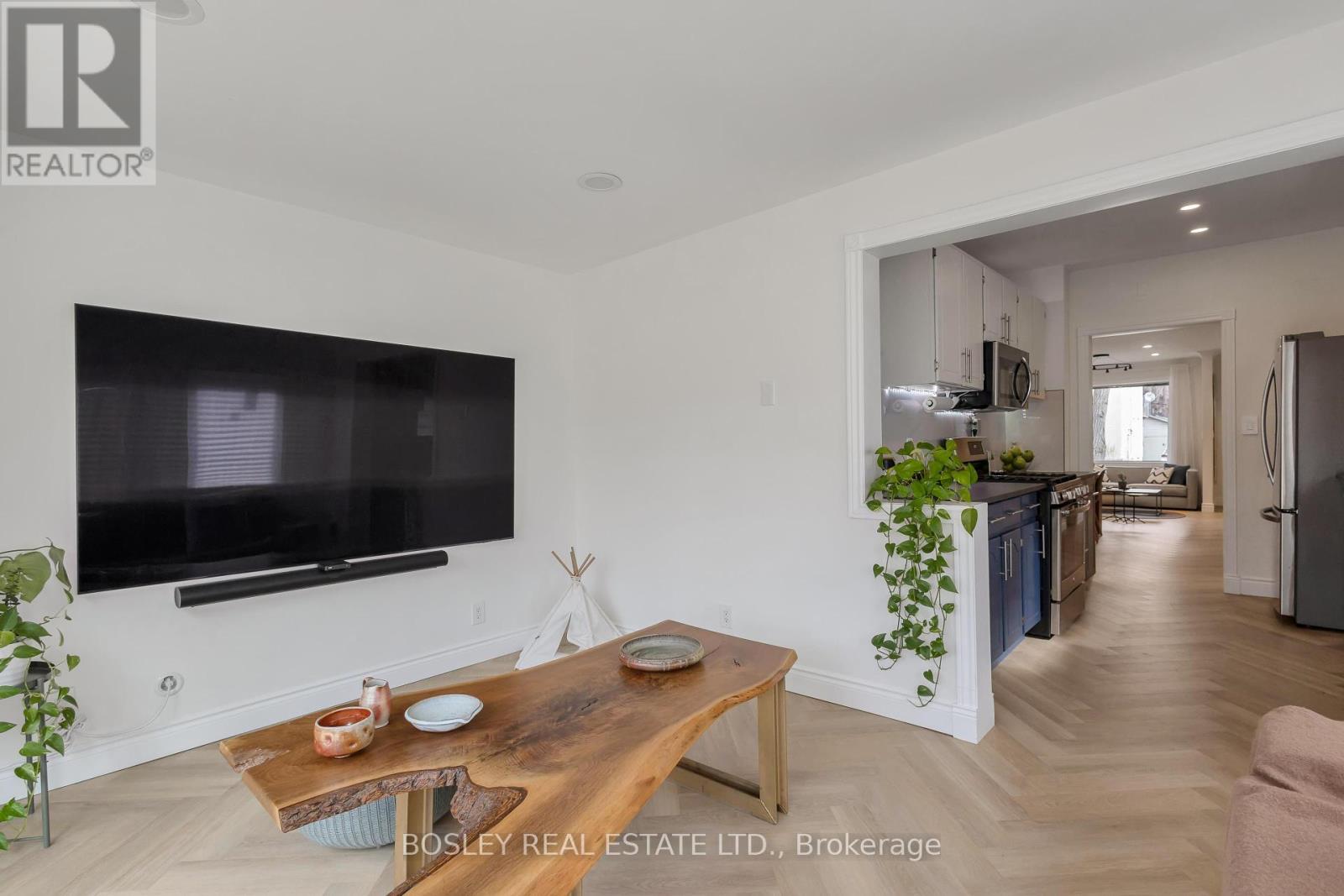 25 Warren Crescent, Toronto (Lambton Baby Point), Ontario  M6S 4S1 - Photo 19 - W12103876