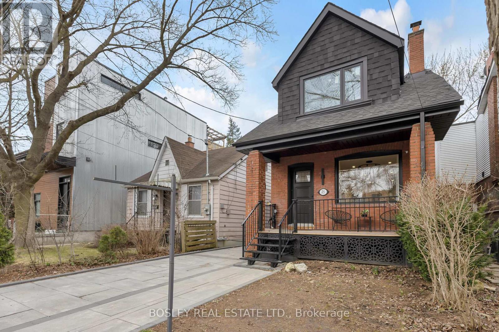 25 Warren Crescent, Toronto (Lambton Baby Point), Ontario  M6S 4S1 - Photo 2 - W12103876