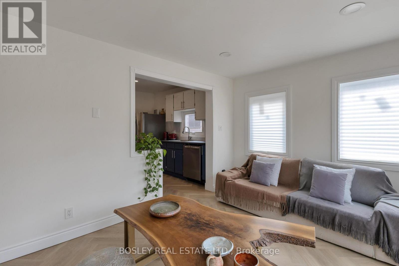 25 Warren Crescent, Toronto (Lambton Baby Point), Ontario  M6S 4S1 - Photo 20 - W12103876