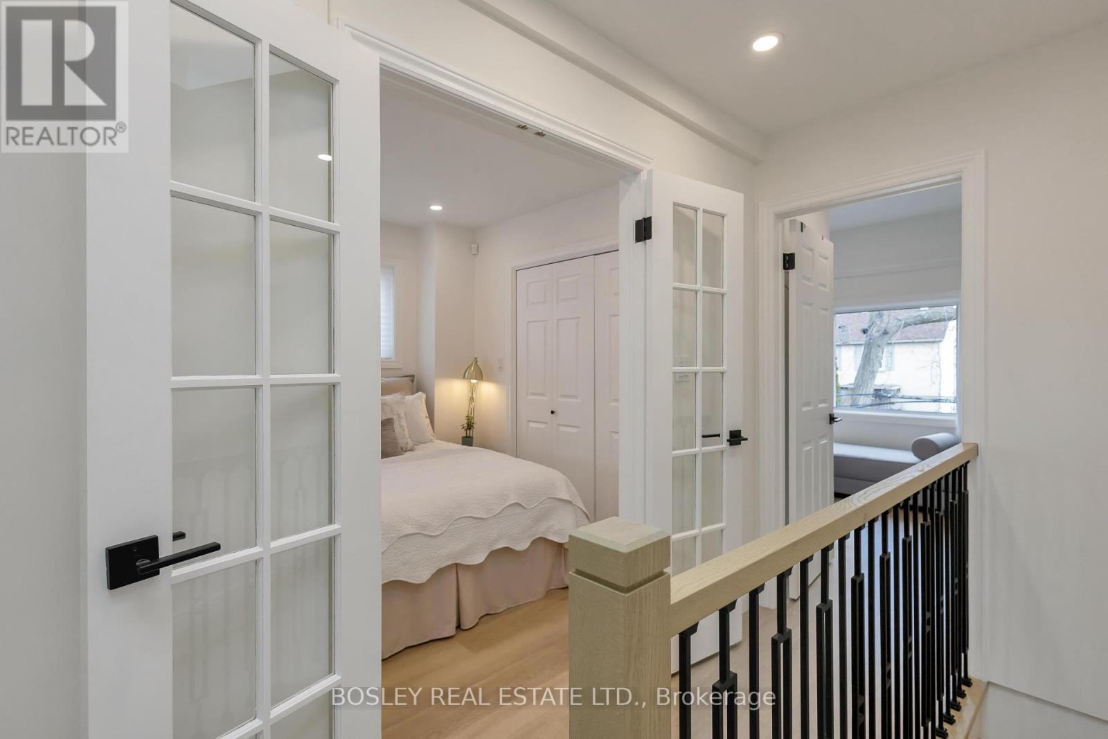 25 Warren Crescent, Toronto (Lambton Baby Point), Ontario  M6S 4S1 - Photo 23 - W12103876