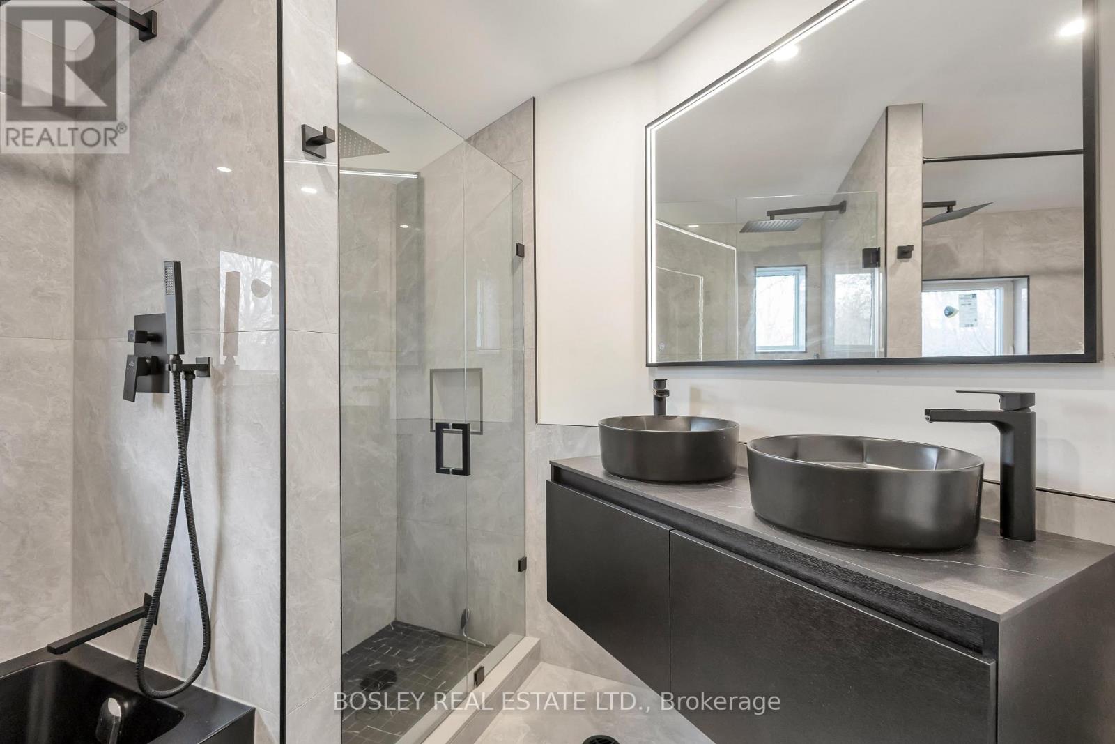 25 Warren Crescent, Toronto (Lambton Baby Point), Ontario  M6S 4S1 - Photo 30 - W12103876