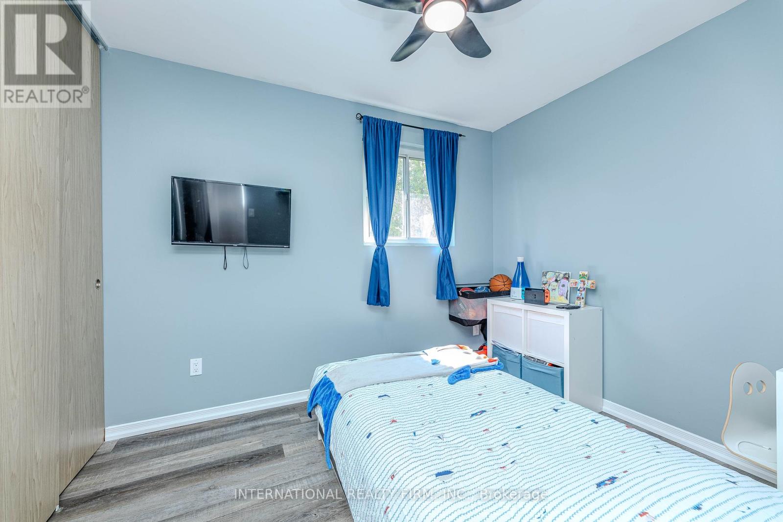 1291 Consort Crescent, Burlington, Ontario  L7M 1J8 - Photo 17 - W12103882