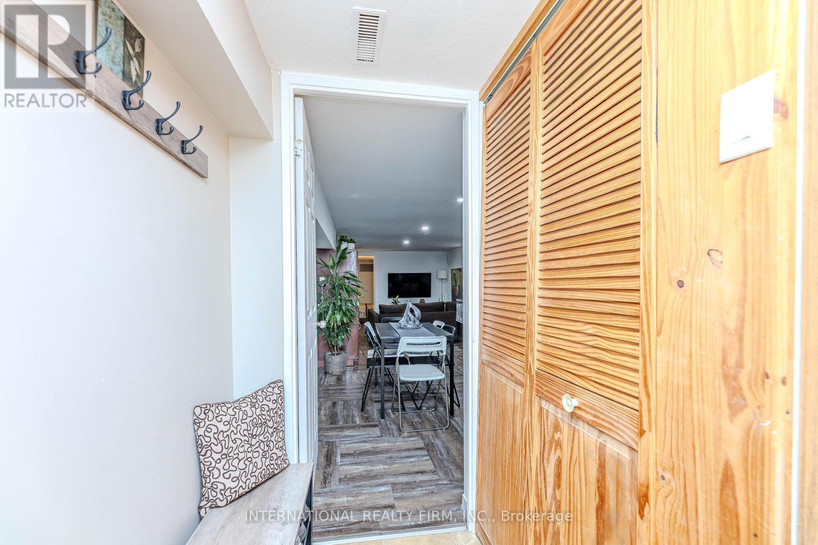 1291 Consort Crescent, Burlington, Ontario  L7M 1J8 - Photo 30 - W12103882
