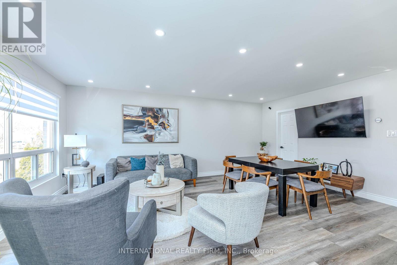 1291 Consort Crescent, Burlington, Ontario  L7M 1J8 - Photo 9 - W12103882
