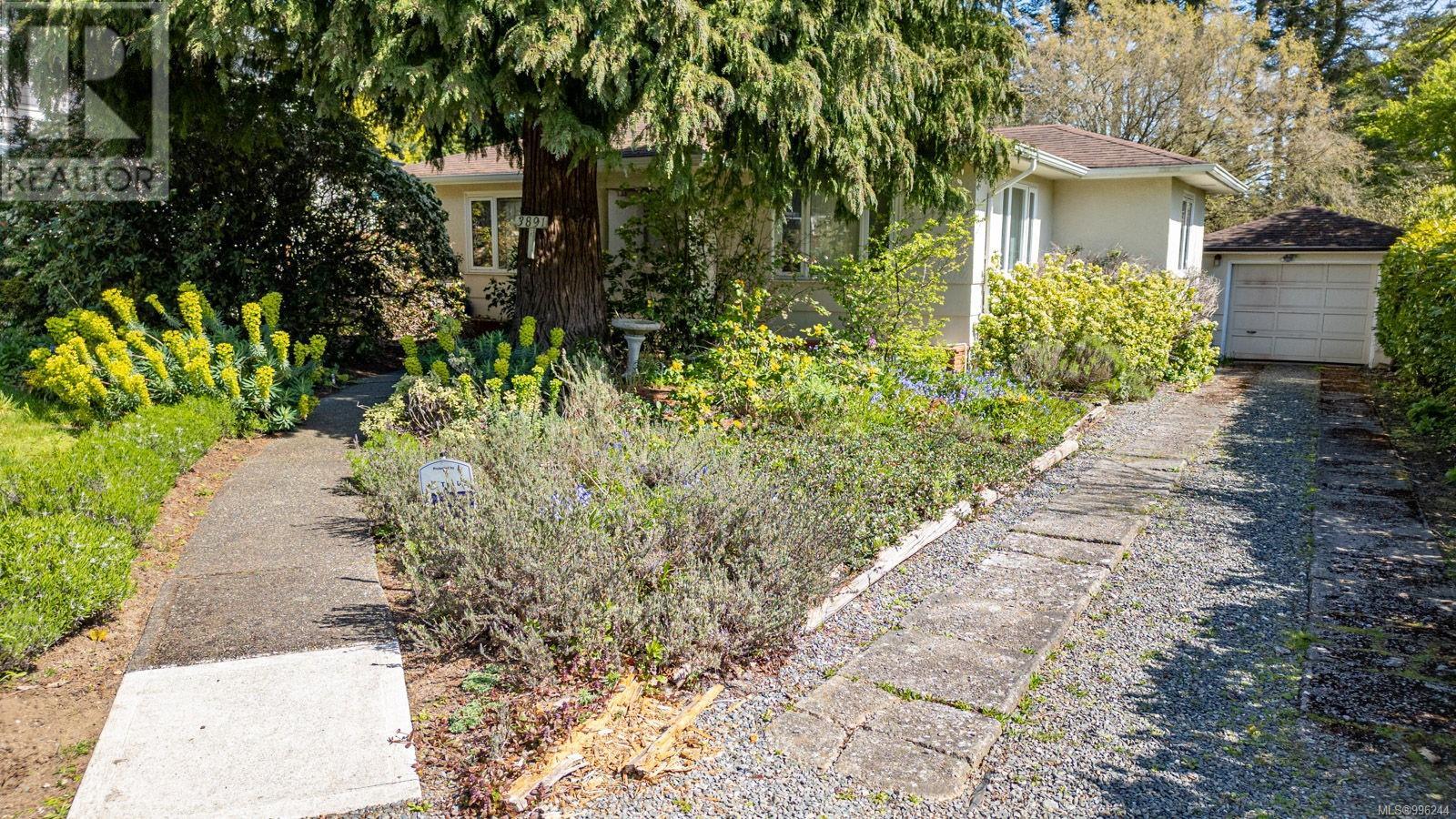 3891 Scolton Rd, Saanich, British Columbia  V8N 4E1 - Photo 4 - 996244