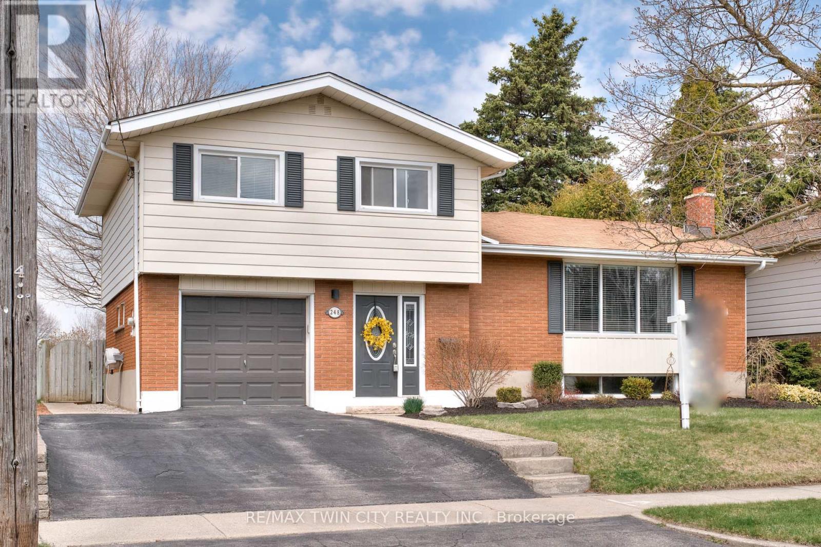 Property at 248 KENNETH AVENUE image 1