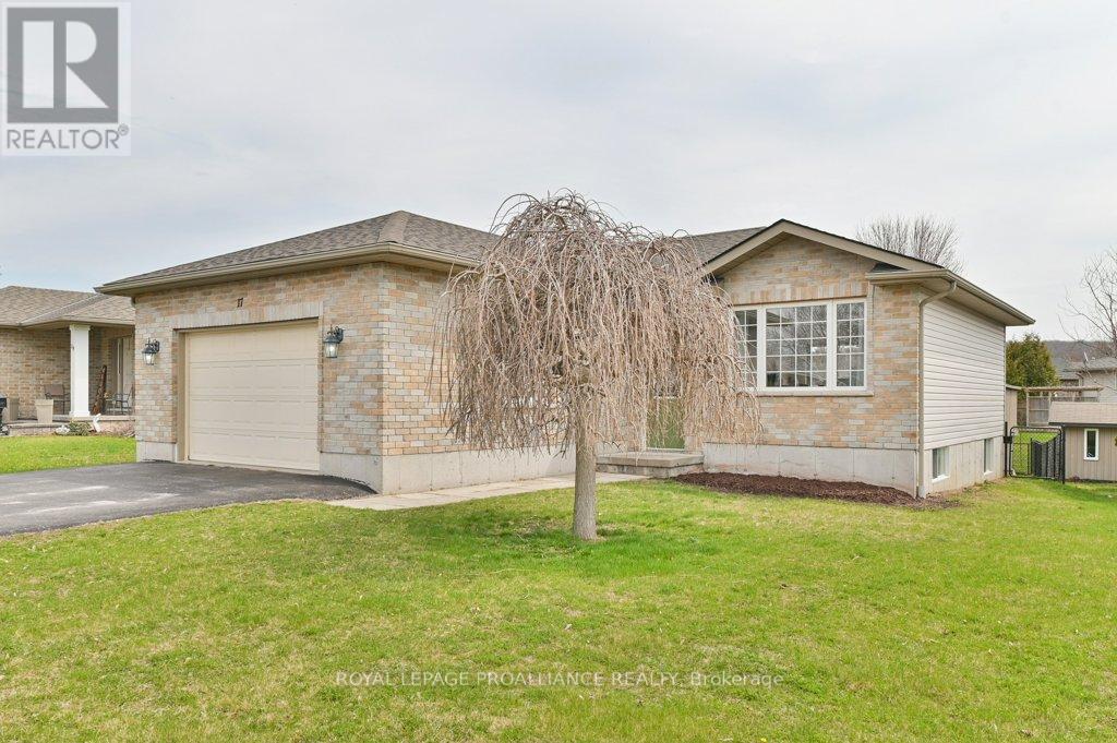 Property at 17 STONEGATE CRESCENT image 2