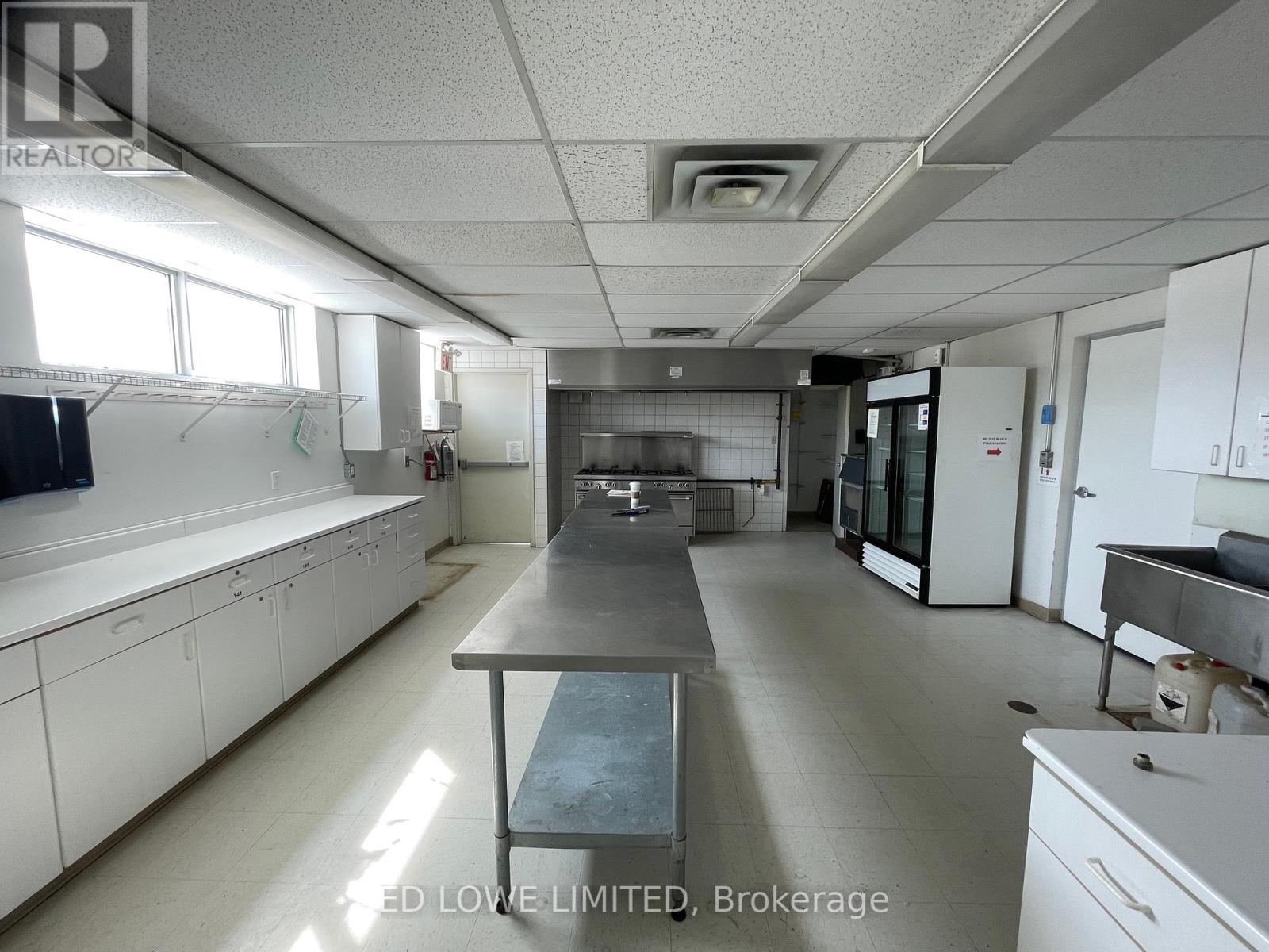 24 James Street E, Orillia, Ontario  L3V 1L1 - Photo 3 - S12104136