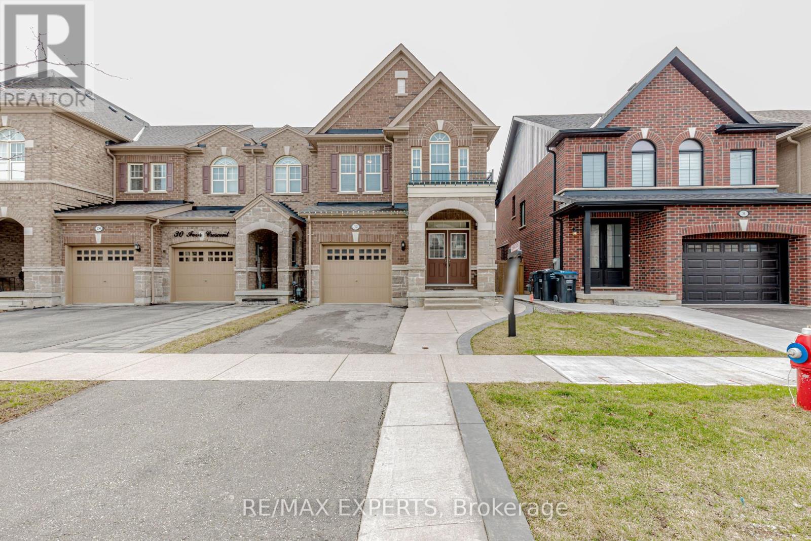 32 Ivor Crescent, Brampton, Ontario  L7A 4L6 - Photo 1 - W12104061