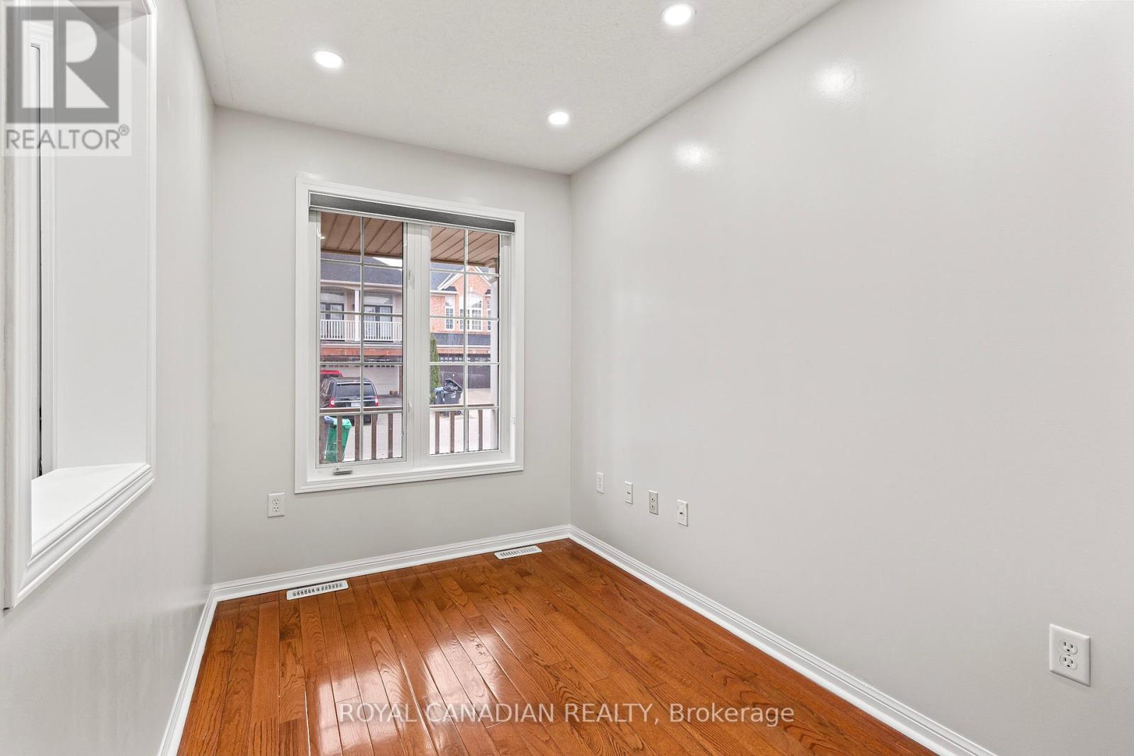 260 Fandango Drive W, Brampton, Ontario  L6X 0M5 - Photo 3 - W12104112