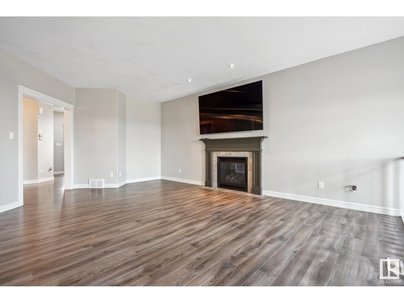 Property at 16799 36 ST NW image 3