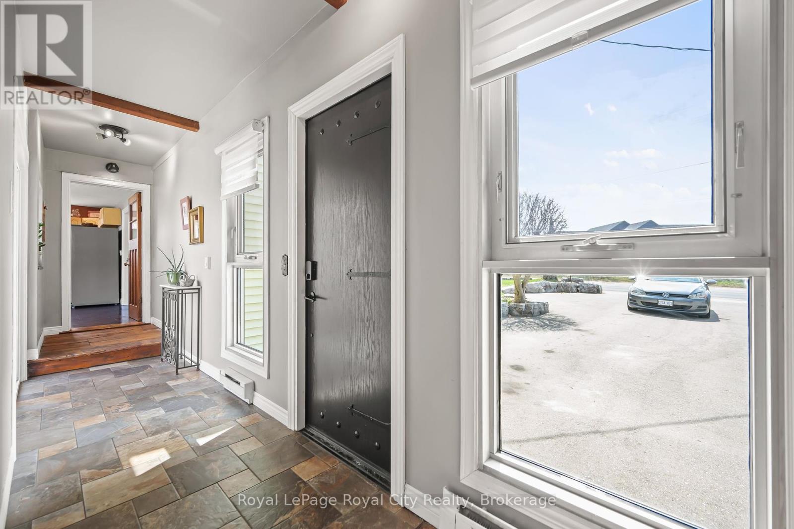 Property at 73 QUEEN STREET image 3