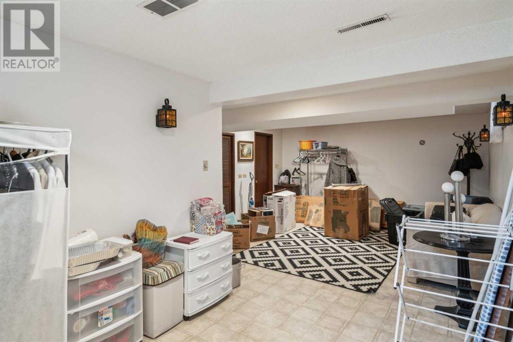 11 Gissing Drive Sw, Calgary, Alberta  T3E 4V6 - Photo 29 - A2201974