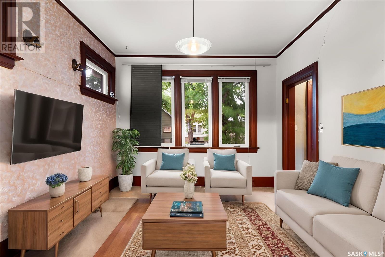Property at 1927 Montreal STREET image 1