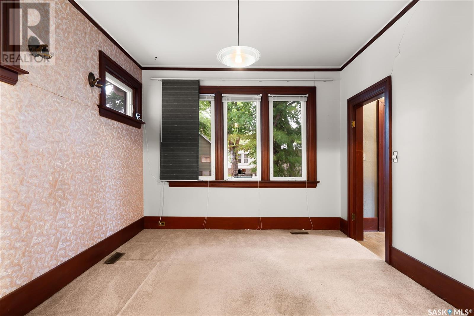 Property at 1927 Montreal STREET image 2