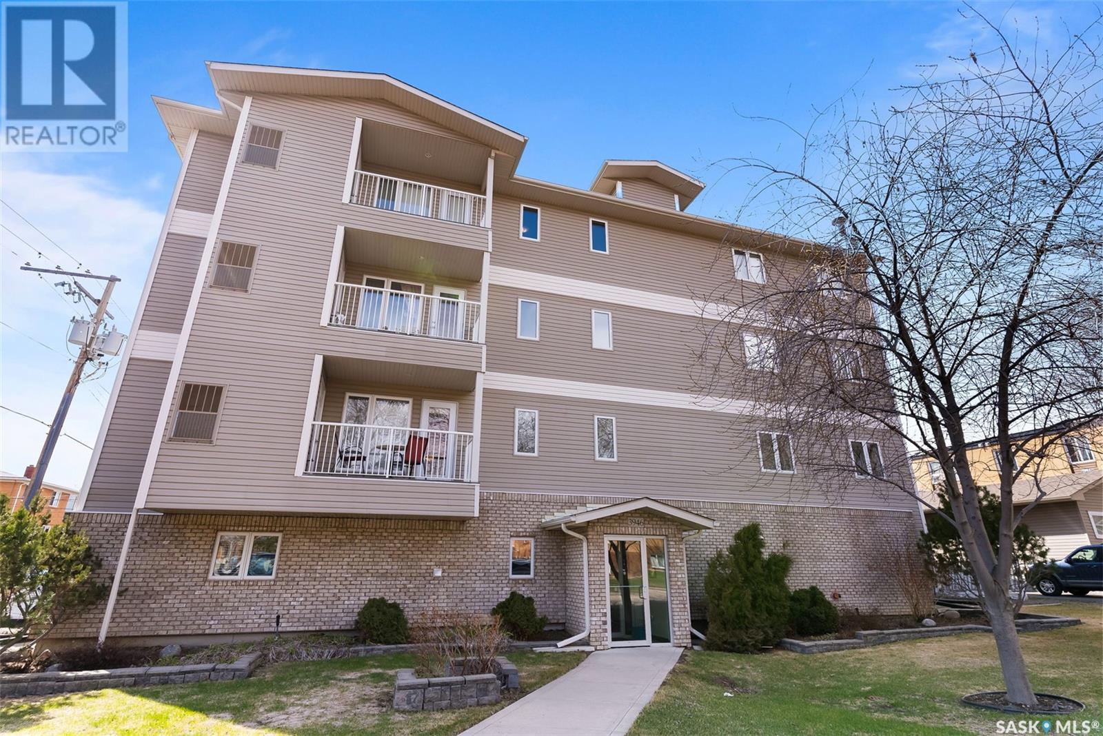 Property at 202 3946 Robinson STREET image 2