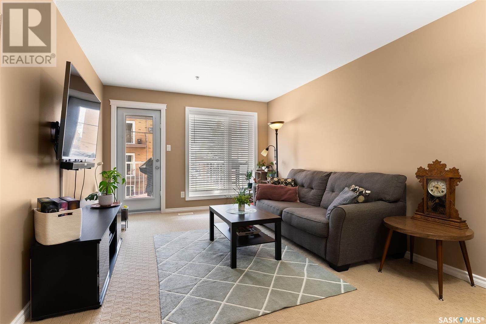 Property at 202 3946 Robinson STREET image 4
