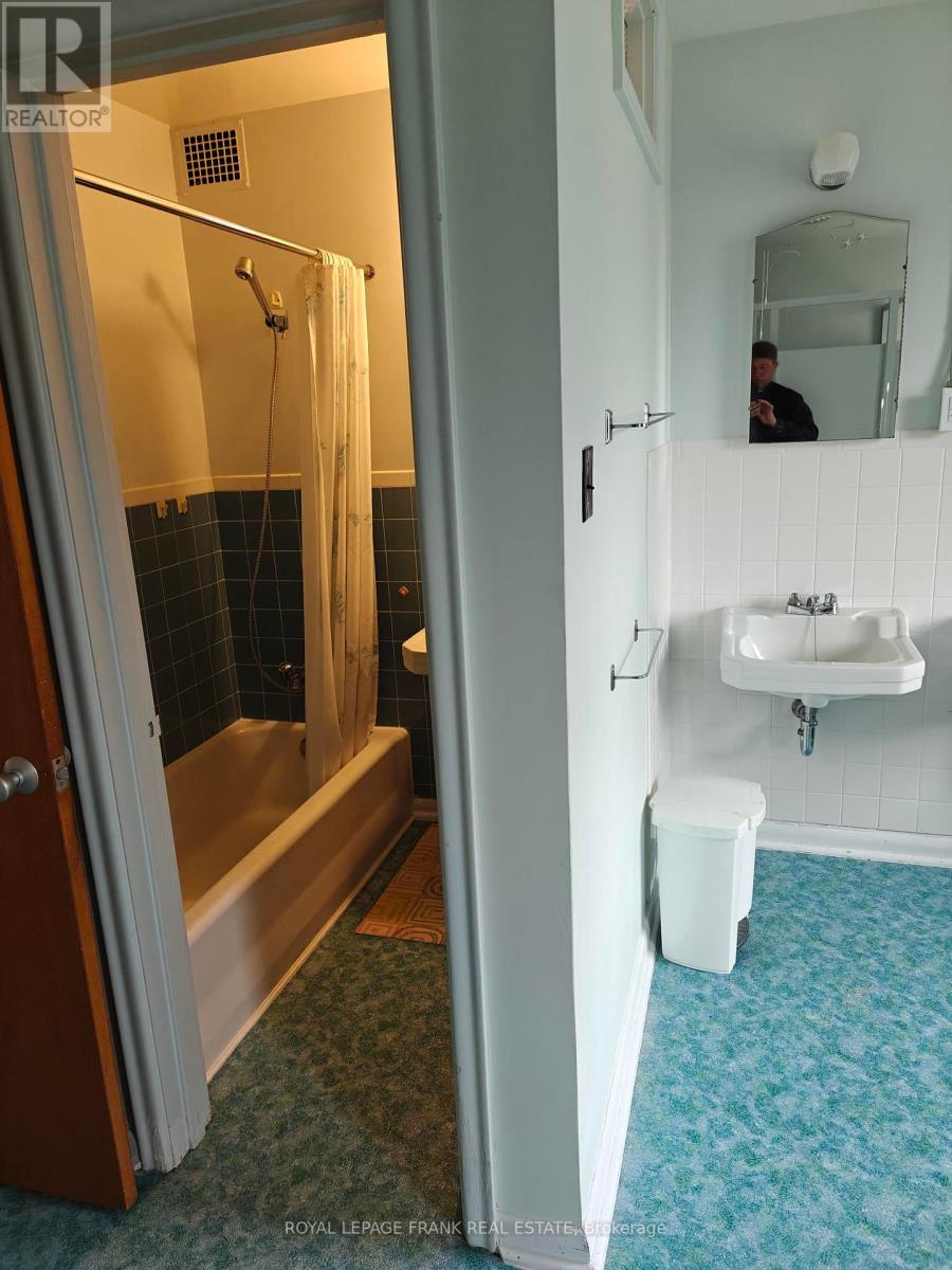 Room #4 - 374 Central Park Boulevard S, Oshawa, Ontario  L1H 5X2 - Photo 10 - E12104236