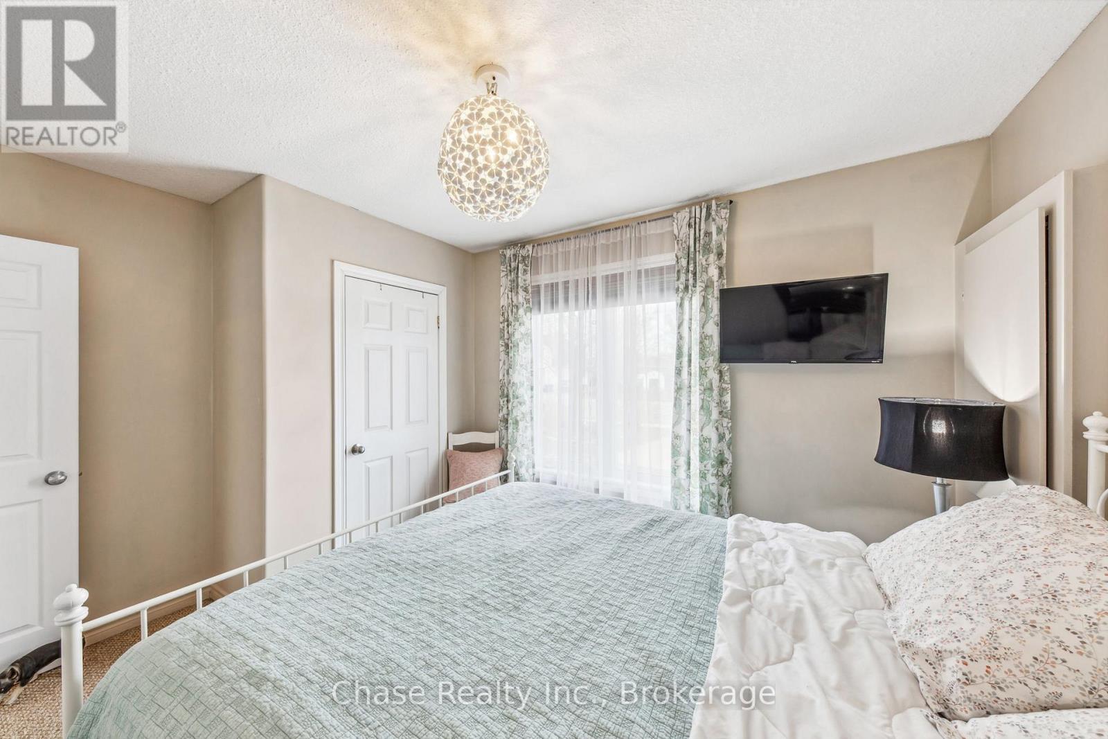 239 Yonge Street, Midland, Ontario  L4R 2B1 - Photo 14 - S12104312