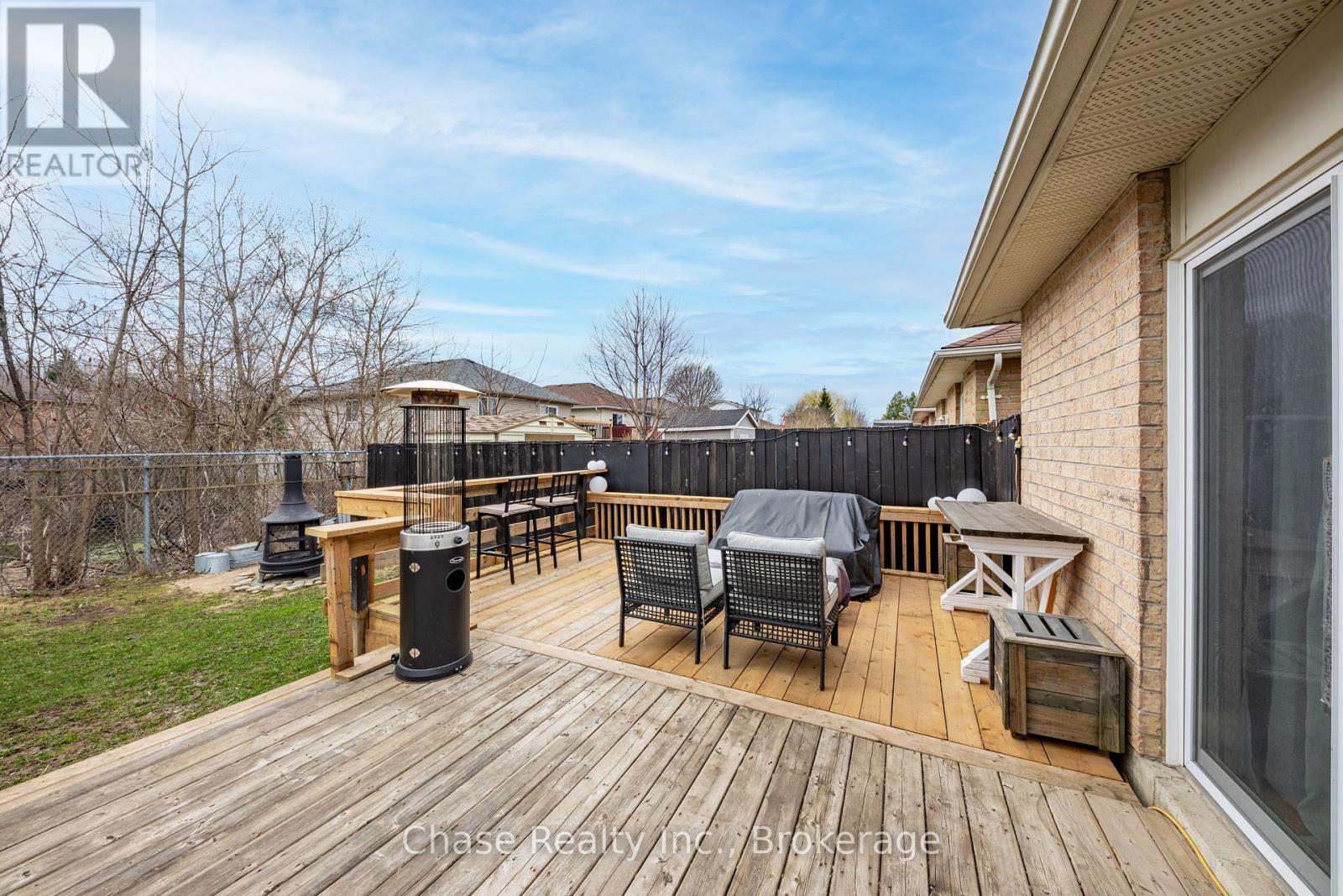 239 Yonge Street, Midland, Ontario  L4R 2B1 - Photo 22 - S12104312