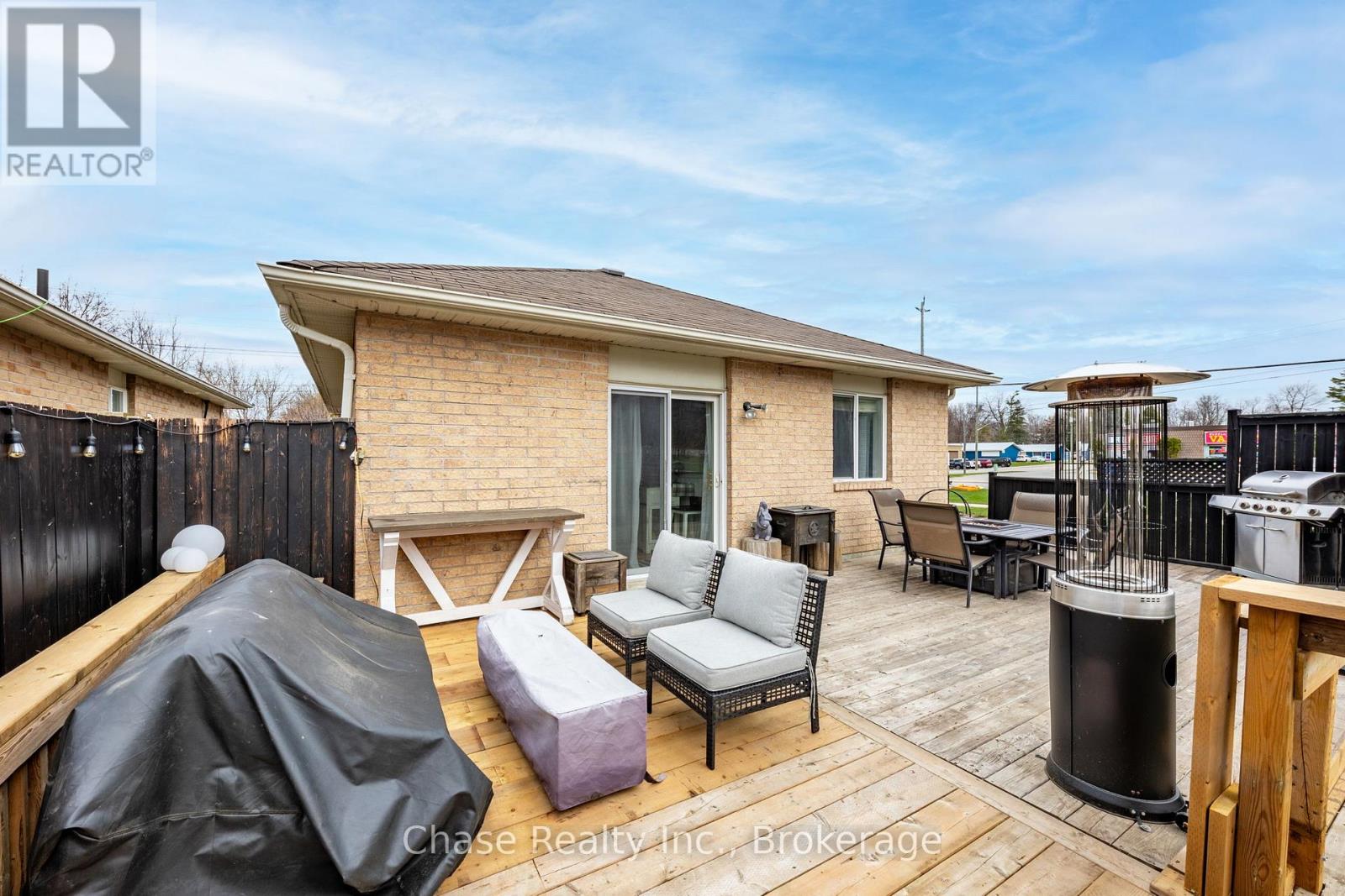 239 Yonge Street, Midland, Ontario  L4R 2B1 - Photo 23 - S12104312