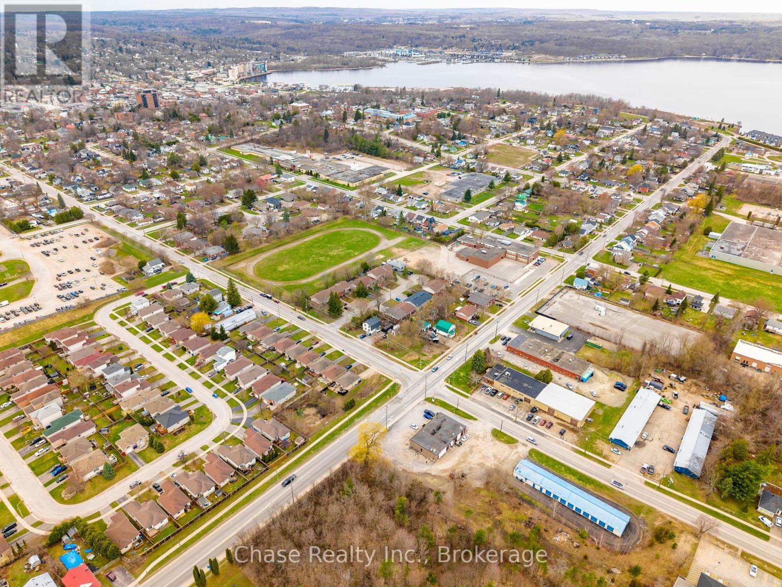 239 Yonge Street, Midland, Ontario  L4R 2B1 - Photo 32 - S12104312