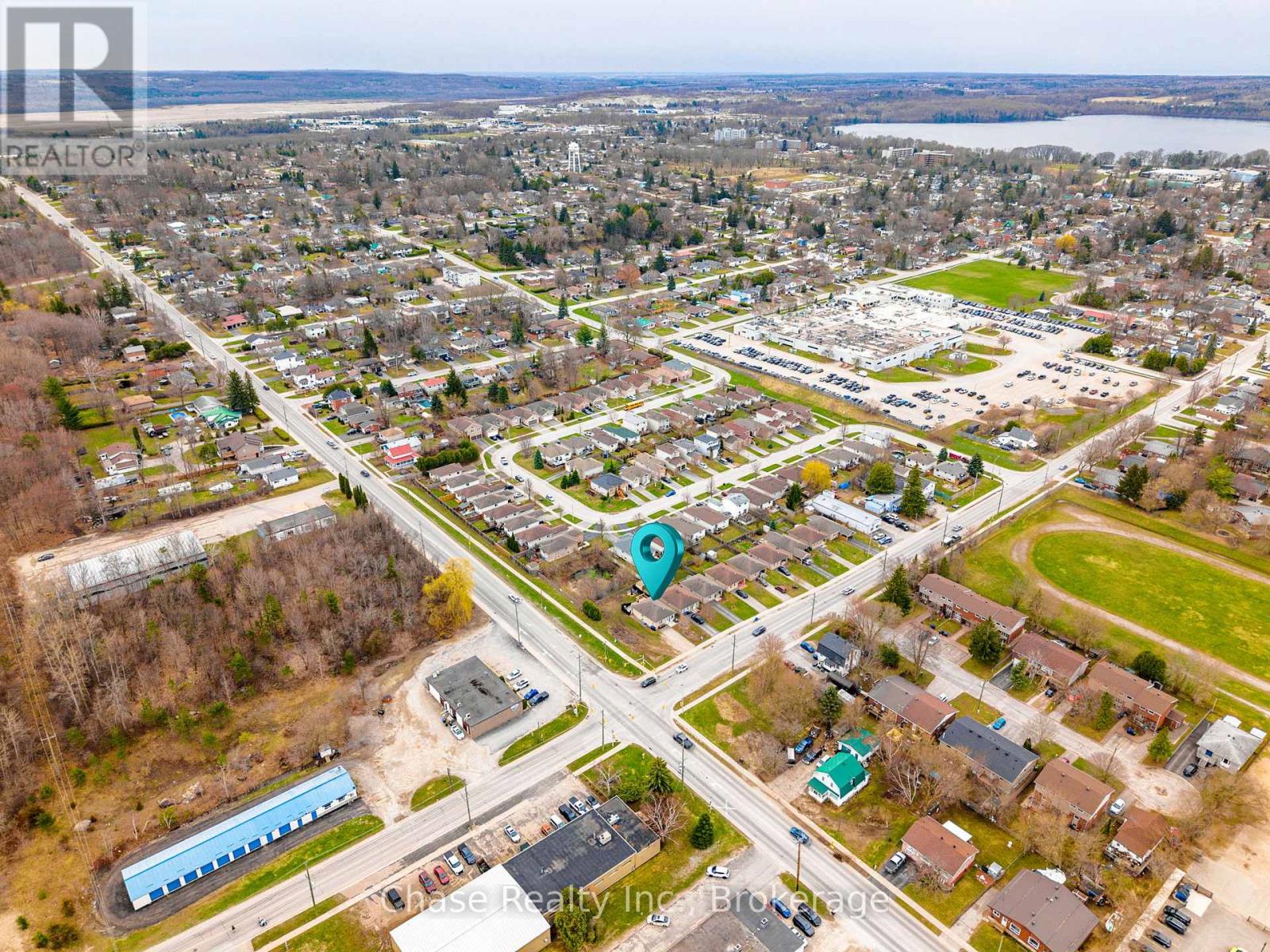 239 Yonge Street, Midland, Ontario  L4R 2B1 - Photo 33 - S12104312