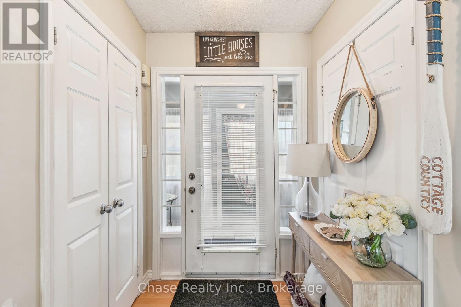 239 Yonge Street, Midland, Ontario  L4R 2B1 - Photo 6 - S12104312