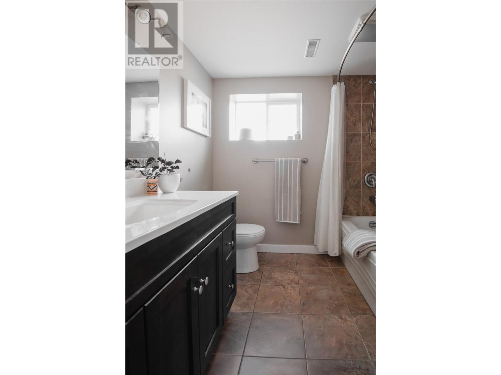 7200 Wyatt Way, Vernon, British Columbia  V1B 1R3 - Photo 29 - 10344497