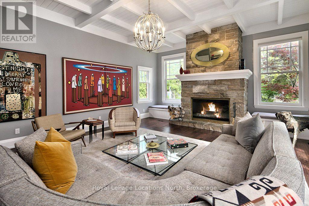 Property at 145 BRUCE STREET S image 4