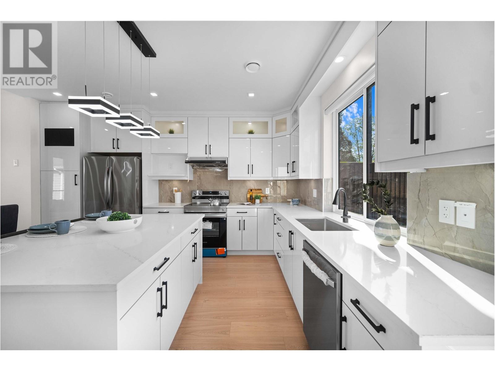 Property at 1 1923 RIVER DRIVE image 5